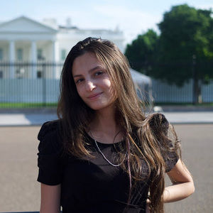 Meet your Posher, Giúlia